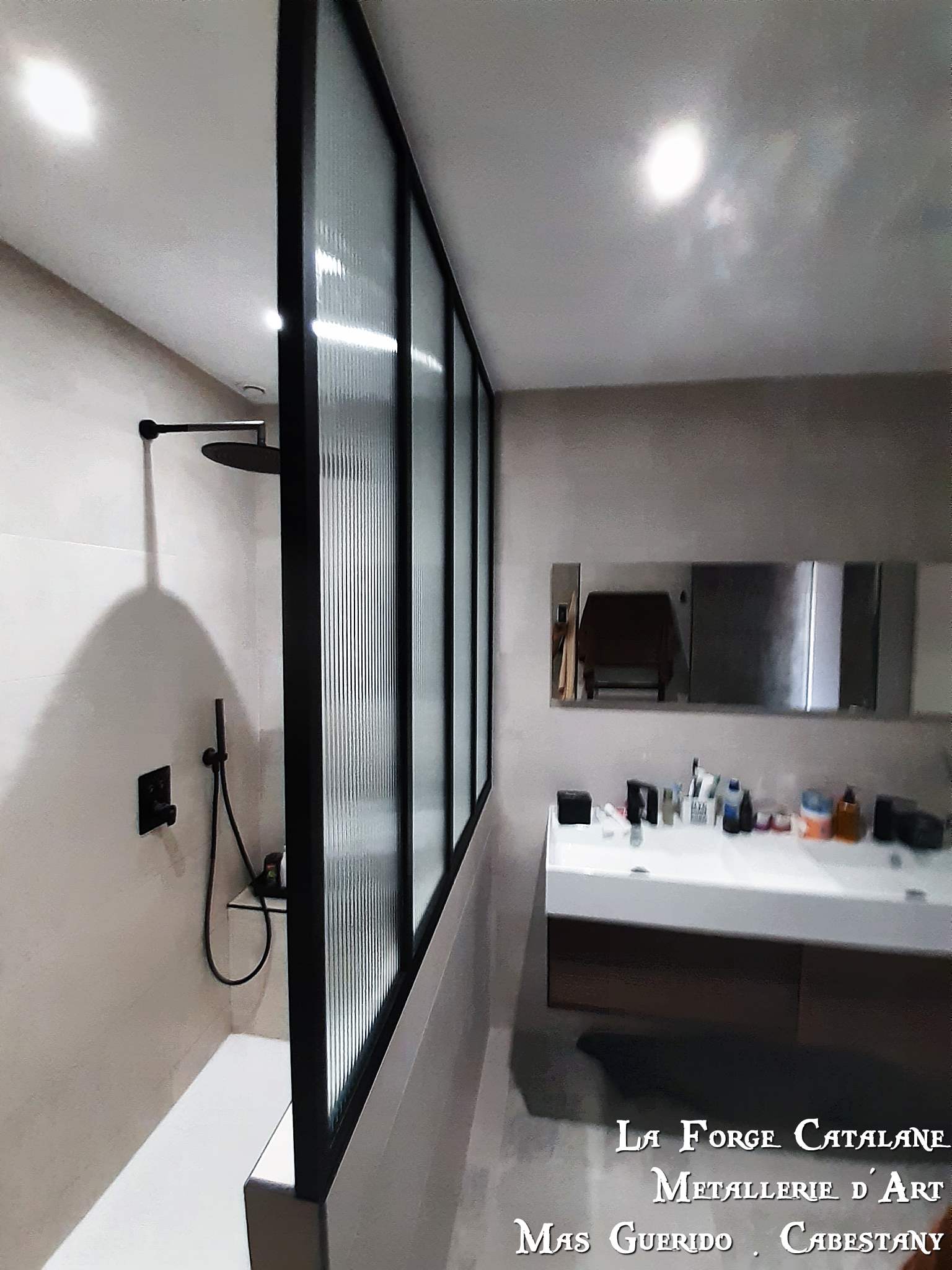 parroi de separation de douche en verre thermolaque forge  catalane.jpg